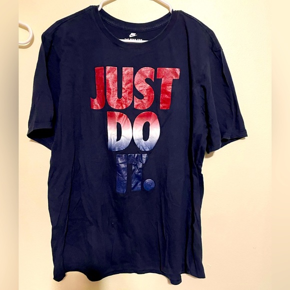 Nike graphic tee athletic. Size XXL - Picture 1 of 2